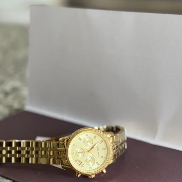 Used - Picture 2 of 5